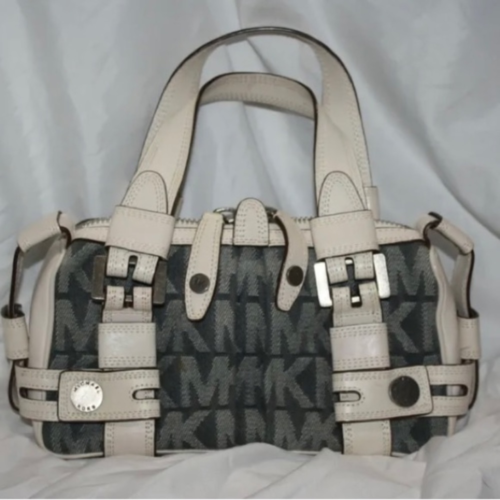 Michael Kors Satchel Style Hanbag